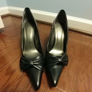 Nine West pumps